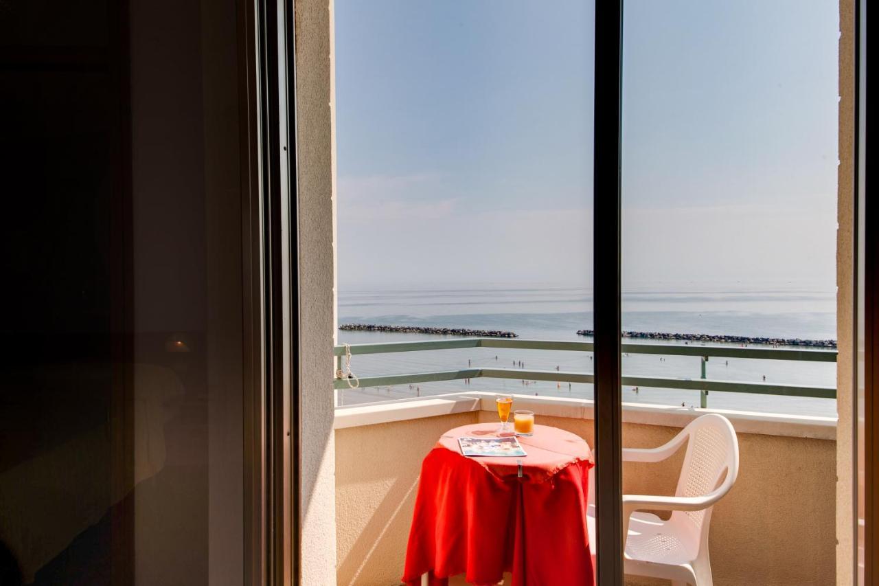 Hotel Majestic Bellaria – Igea Marina Kültér fotó