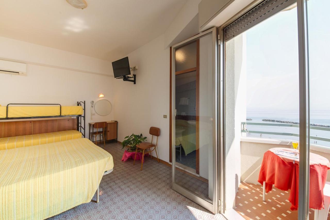 Hotel Majestic Bellaria – Igea Marina Kültér fotó