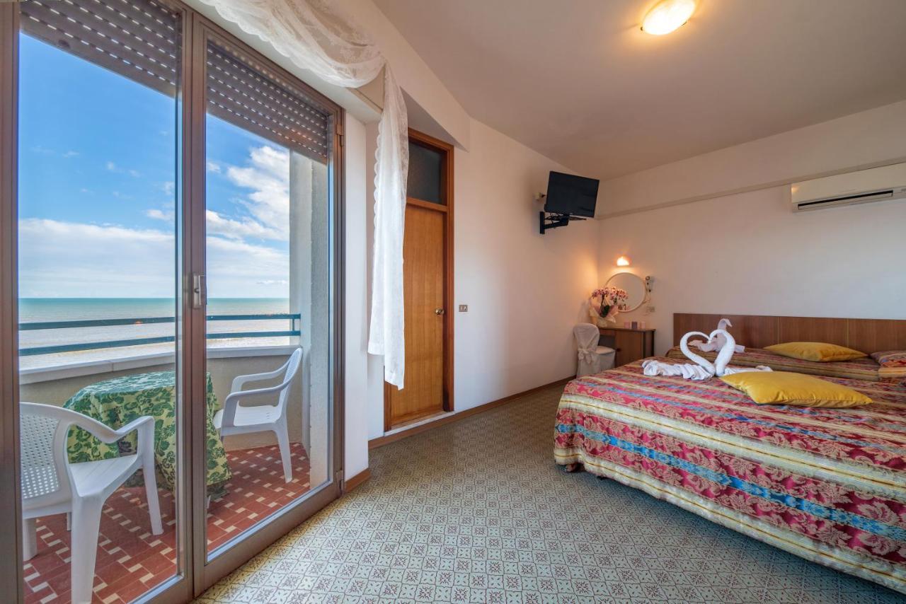Hotel Majestic Bellaria – Igea Marina Kültér fotó