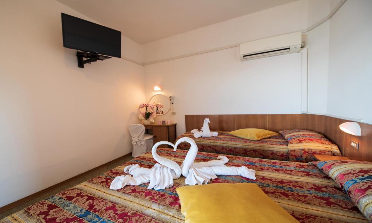Hotel Majestic Bellaria – Igea Marina Kültér fotó