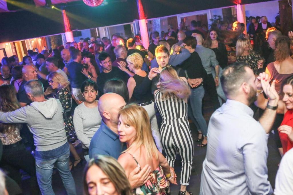 Hotel Majestic Bellaria – Igea Marina Kültér fotó