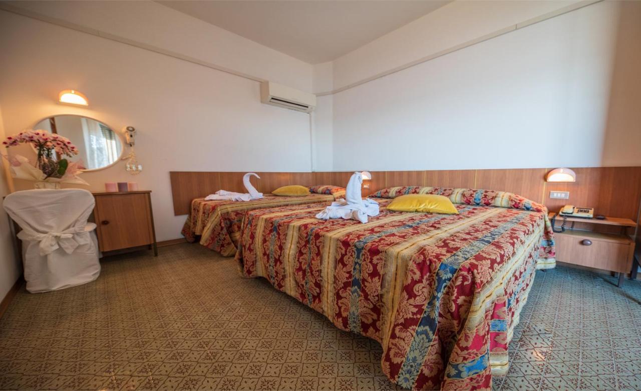 Hotel Majestic Bellaria – Igea Marina Kültér fotó