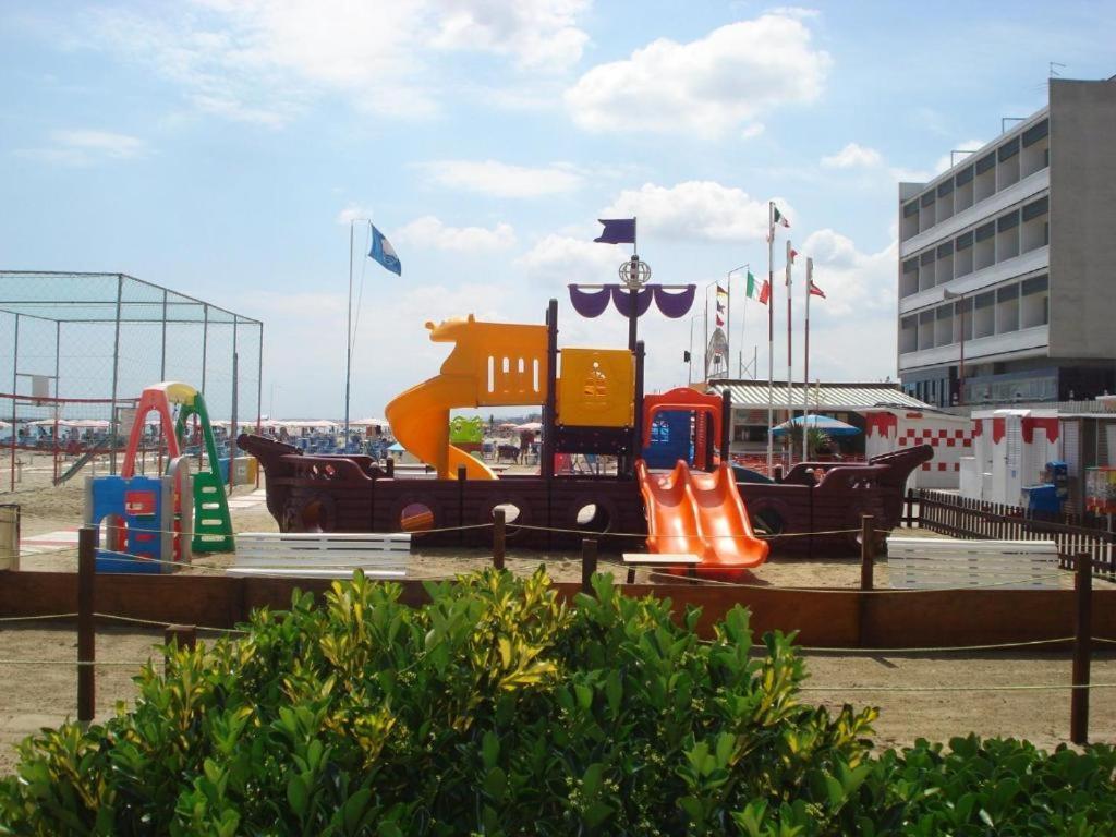 Hotel Majestic Bellaria – Igea Marina Kültér fotó