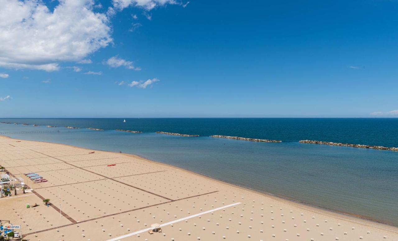 Hotel Majestic Bellaria – Igea Marina Kültér fotó