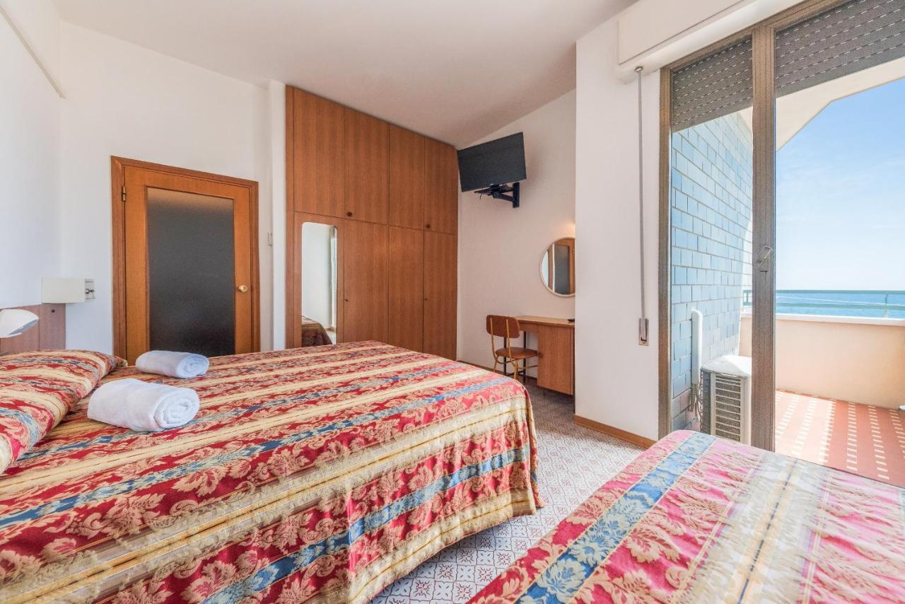 Hotel Majestic Bellaria – Igea Marina Kültér fotó